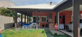Casa Bombinhas perto da praia 3 quartos 8 pessoas